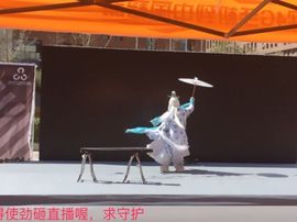 温暖🦌主播照片