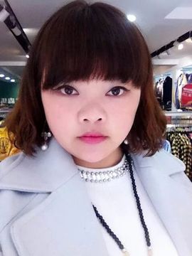 任性的小胖妞主播照片