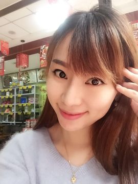 陆小曼s主播照片