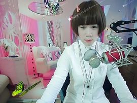 韩京泰主播照片
