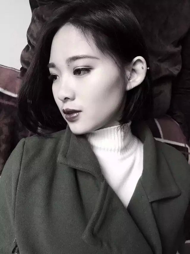 没错我是艳艳主播照片