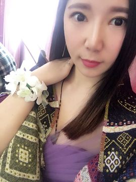 大小姐露露主播照片