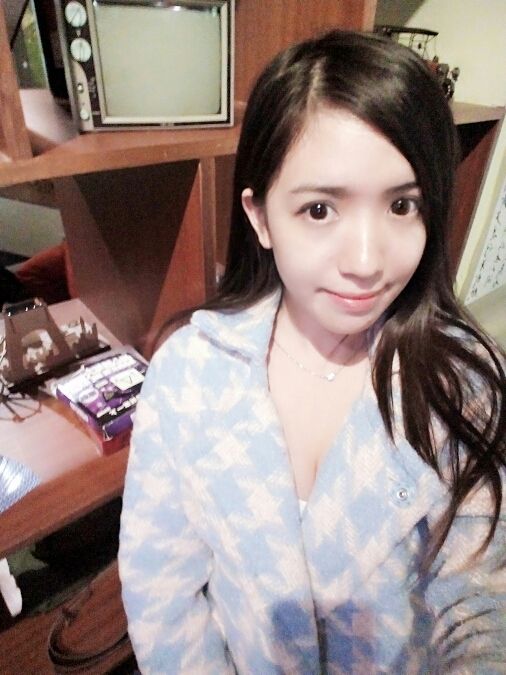 新疆迪丽热巴的主播照片