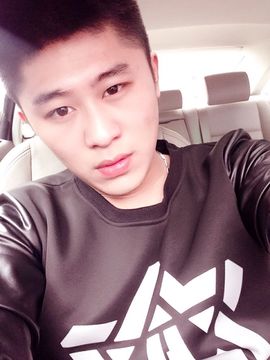 Mc丨狂人主播照片