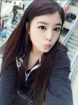 雪离儿主播照片