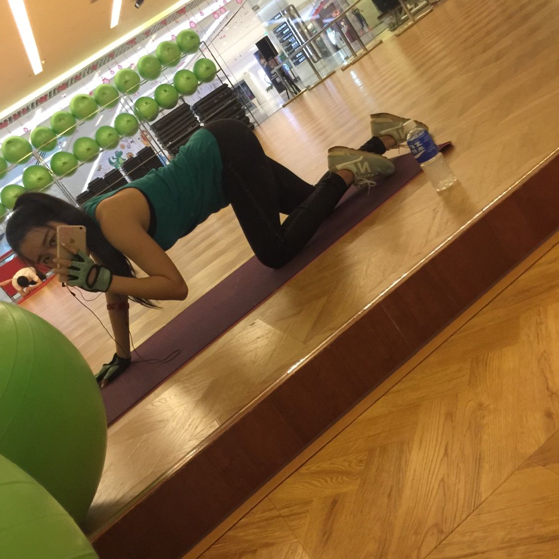 金小兔J的主播照片