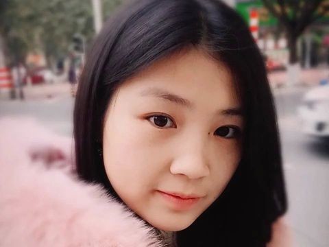 板命小妖精海报