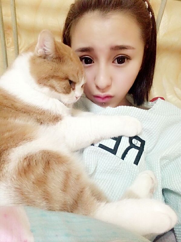 石里里.👀的主播海报