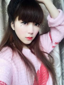 小兜兜xin主播照片