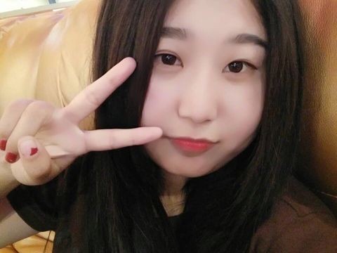 小诗💕新人求罩海报