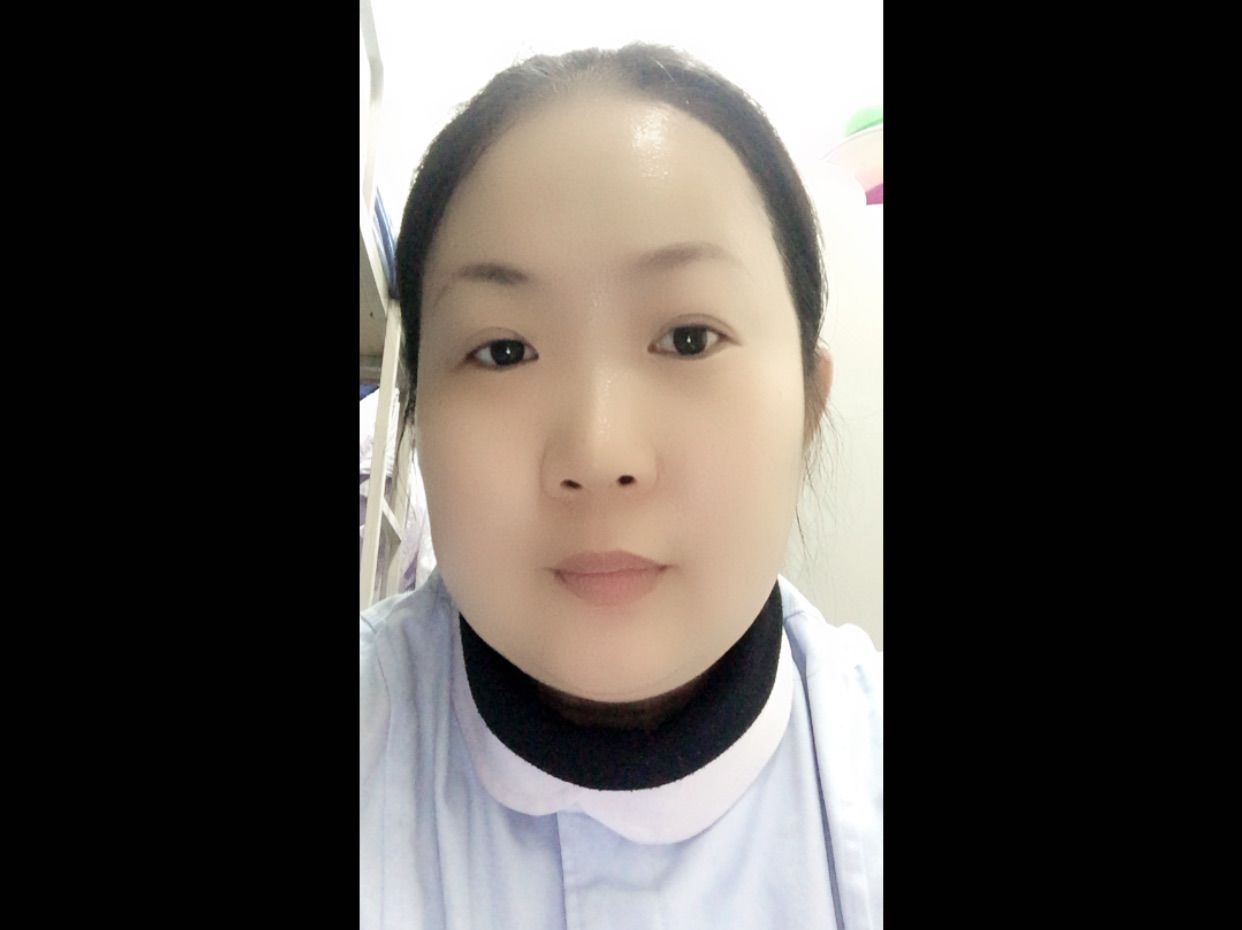 我想做只蚁后的主播照片