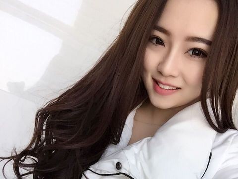 大微灬Vivian海报