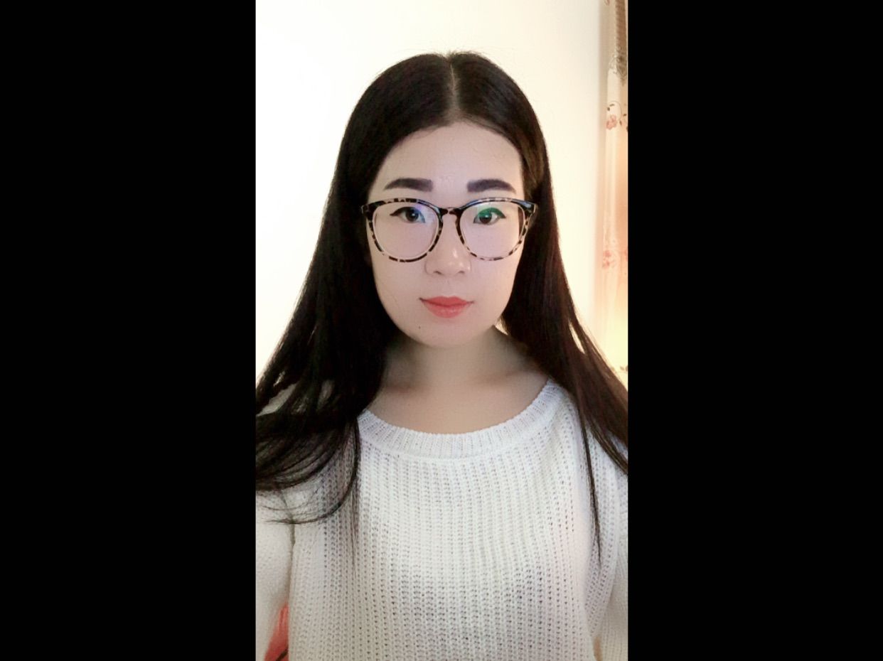 冷瞳色主播照片