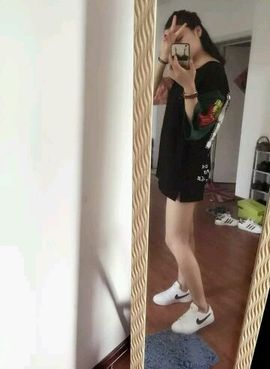 7777哼哼主播照片