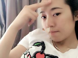 一杯+烈酒主播照片