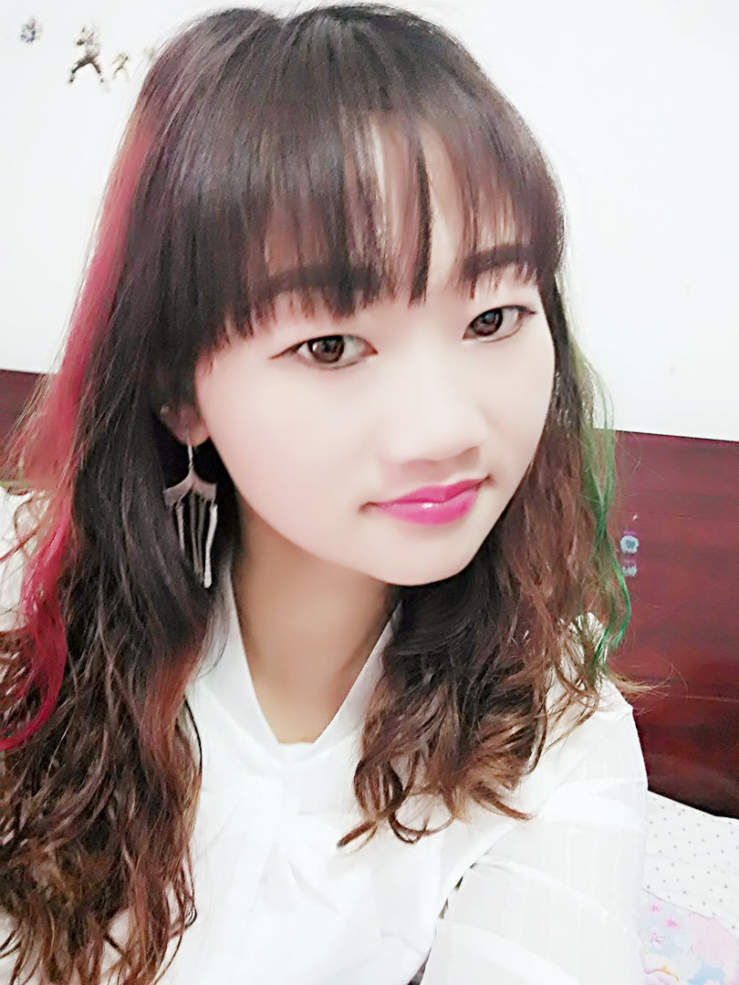 可爱的，小女人的主播照片
