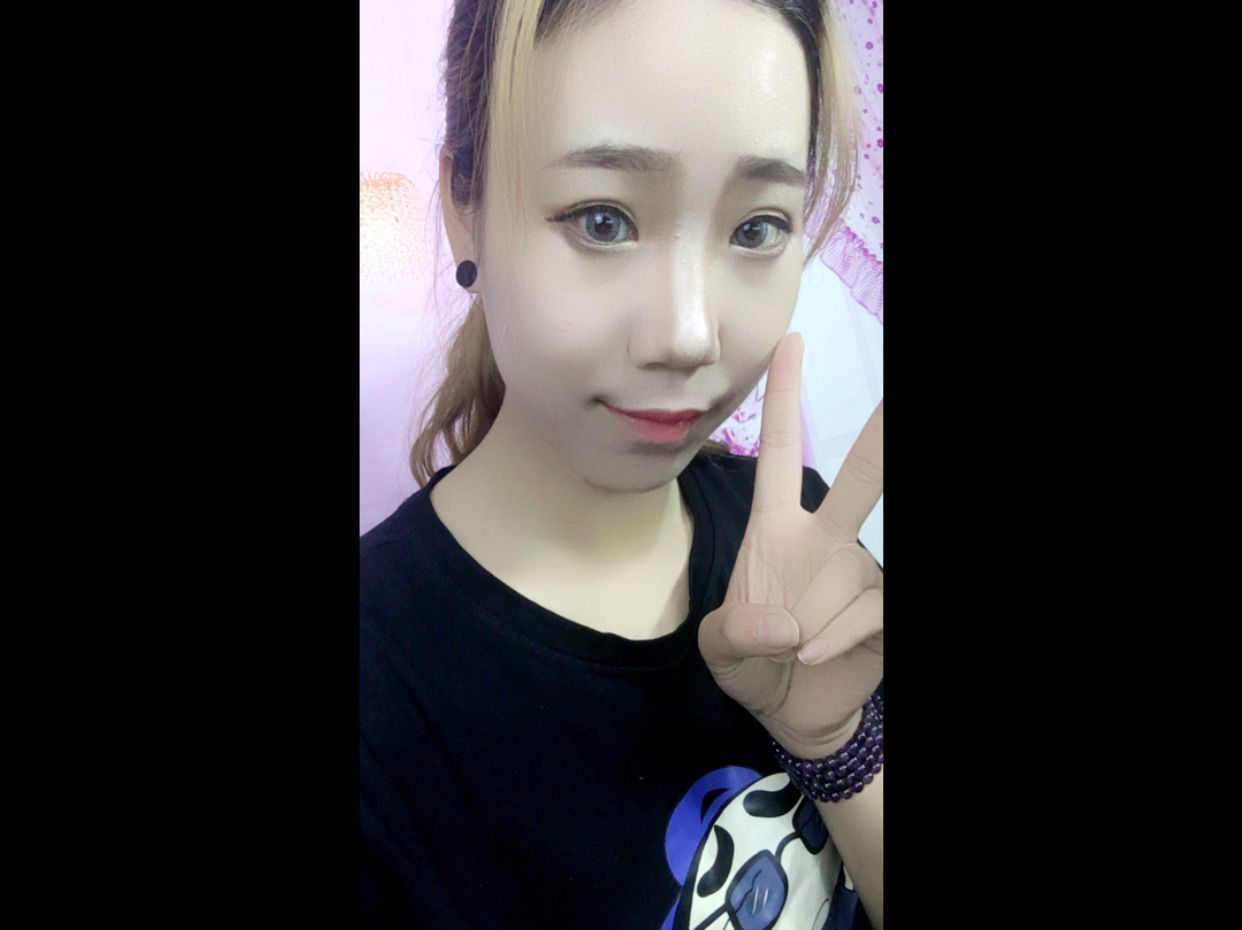 懿航啊主播照片