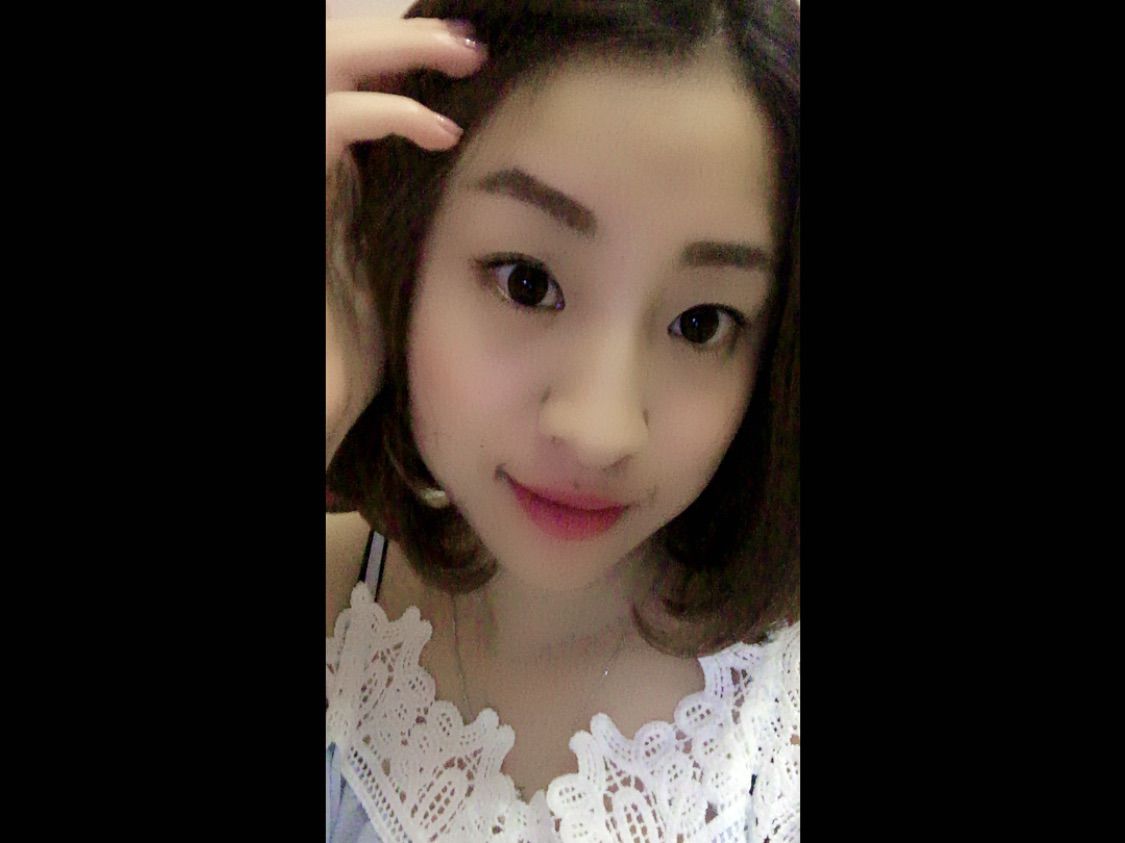 依一伊主播照片