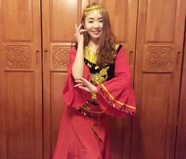 傣族混血糖糖主播照片