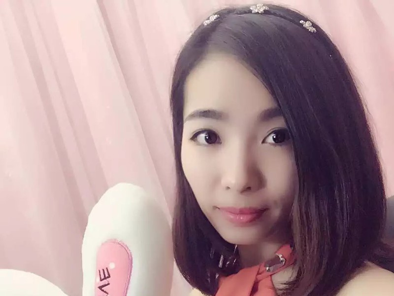 苗苗cd的主播海报