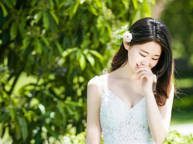 矜持的美丽的主播海报