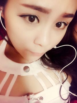 最初的九九主播照片