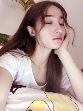 Dior-NANA主播照片