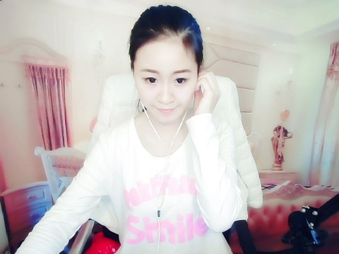 👄LOVE海报