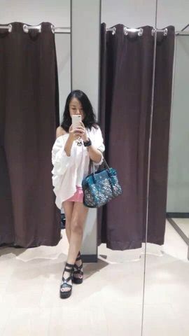包2﹀大舌头主播照片