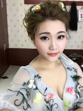 风中的风铃主播照片