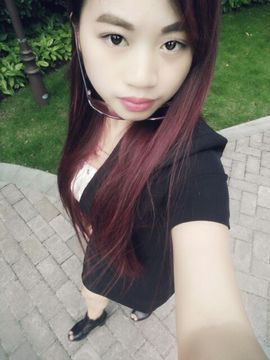 辣花凤儿主播照片