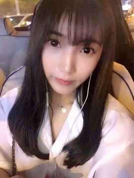 ╭妮丶冷乐观主播照片