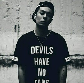 果粒真主播照片