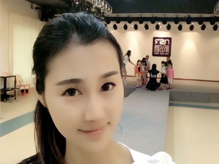 凌凌柒寶的主播照片