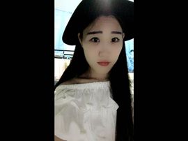 陪你听风e主播照片