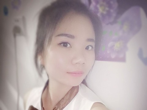 脸脸👧🎸海报