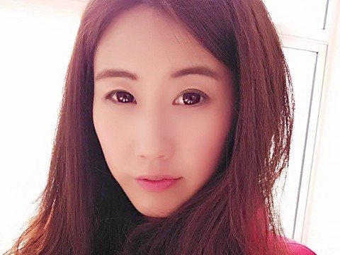 侯寳寳ღ新人求关注海报