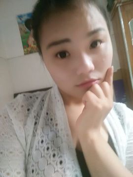唐唐芯主播照片
