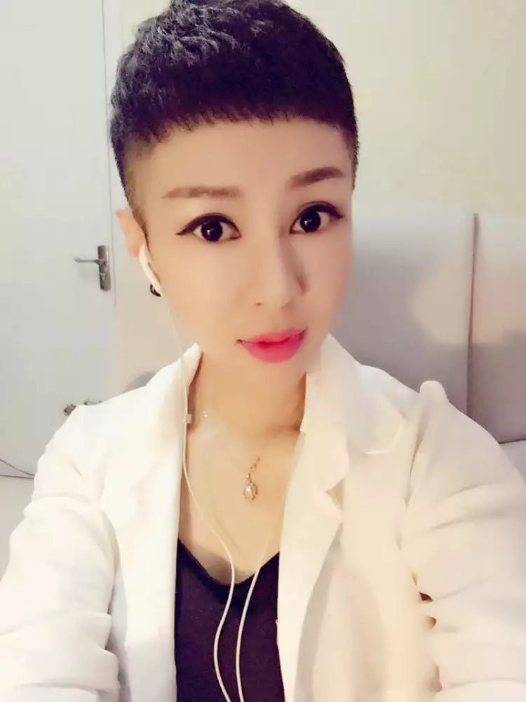 ╰❥丶谁在爱你﹍☂的图片