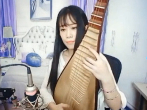 琵琶金つ妖女╮♫つゝ海报