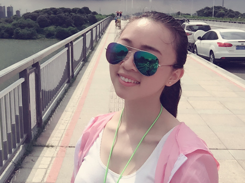 summer－颂夏的主播海报