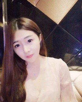 玺洛洛主播照片