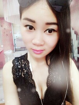 亲切家族主播照片