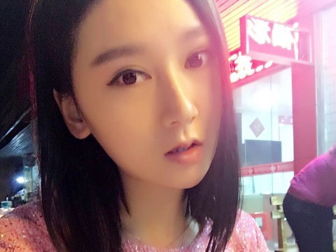 艾莱莱海报