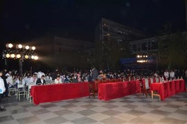596068940主播照片