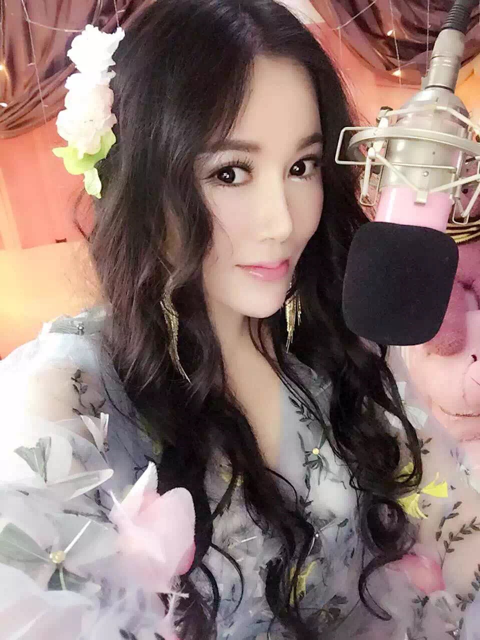 馨儿索主播照片