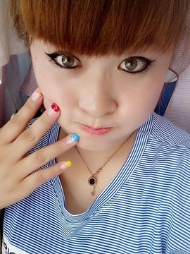 爱乐乐没坎坷主播照片