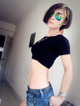 小鹿丫头主播照片