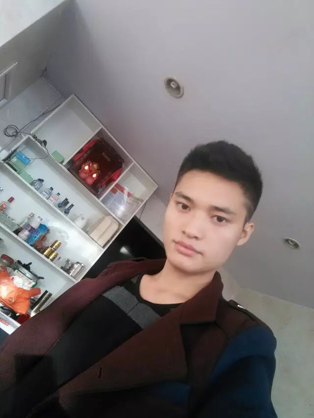 銘記y1份等待*的主播照片