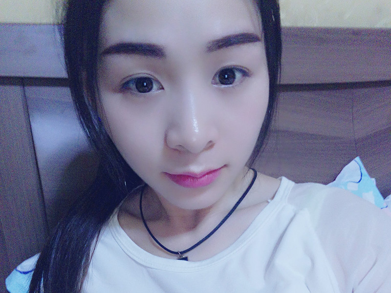 颜颜如玉づ的主播海报